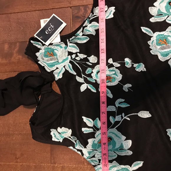 Dress - Picture 6 of 7